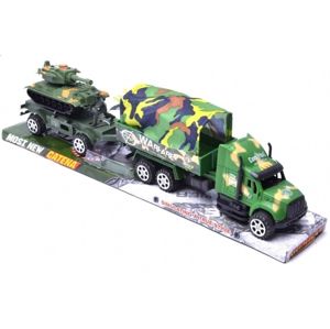 Vojenské auto s přívěsem a tankem